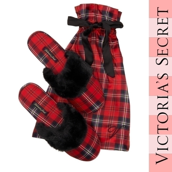 🛑 2 / $40 Sale! VICTORIA'S Secret Red Plaid Slipper Set NWT - Picture 1 of 13